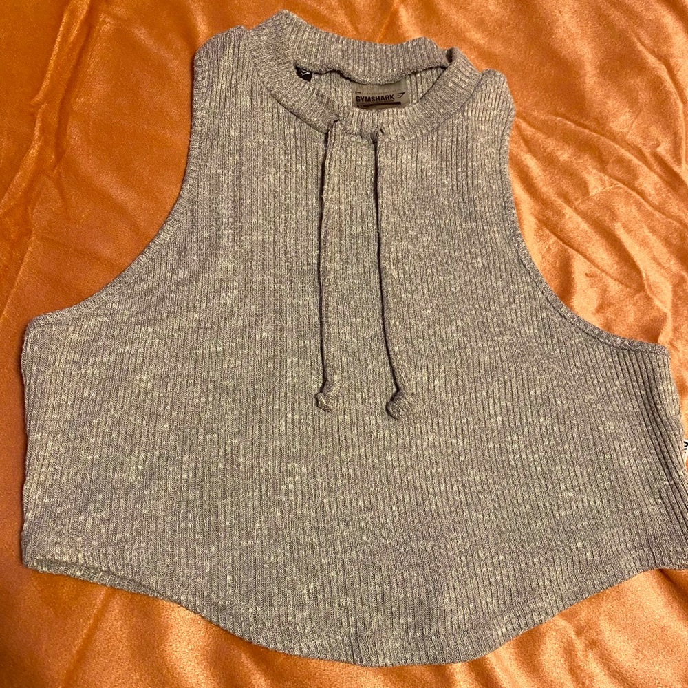 Gray gymshark workout crop top